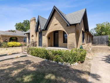 2511 Burlington Boulevard, Dallas, TX 75211