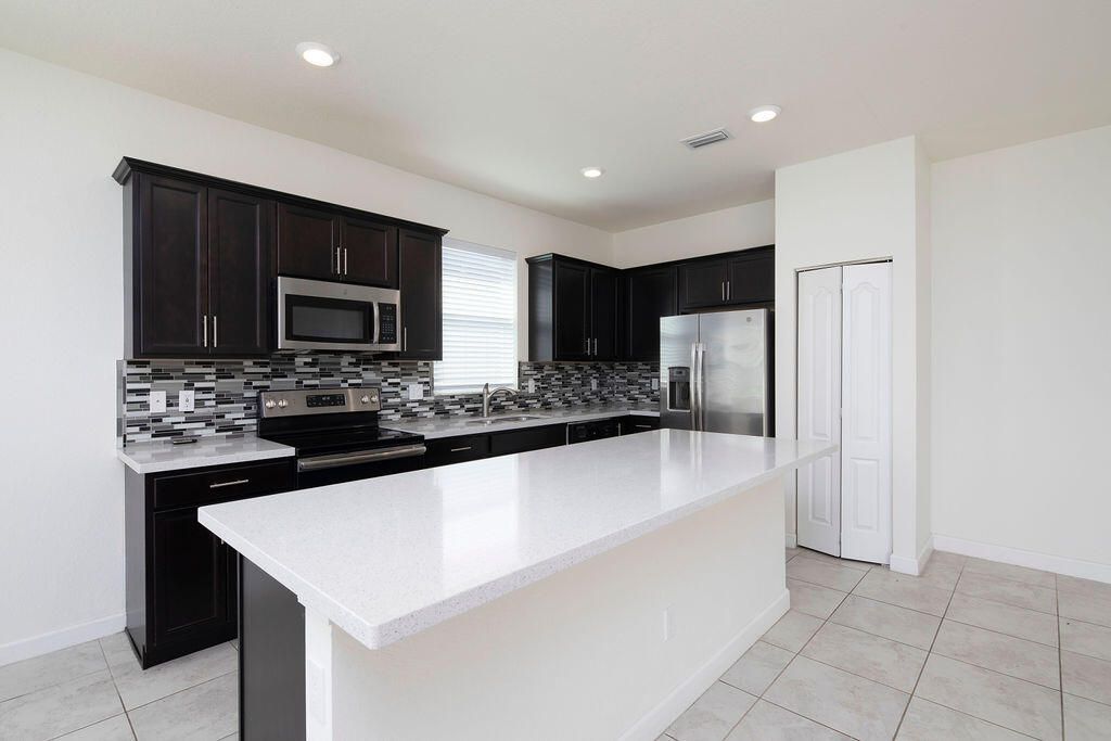 7847 NW Greenbank Circle, Port Saint Lucie, FL 34987 Photo