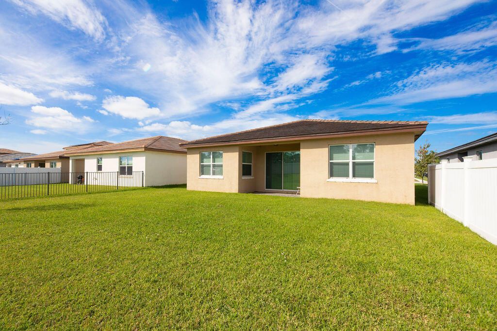 7847 NW Greenbank Circle, Port Saint Lucie, FL 34987 Photo