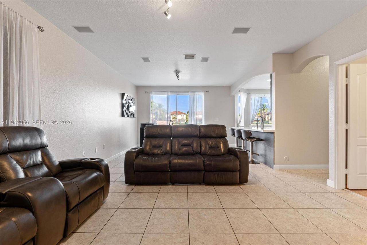 16301 SW 70th St , Miami, FL 33193 Photo