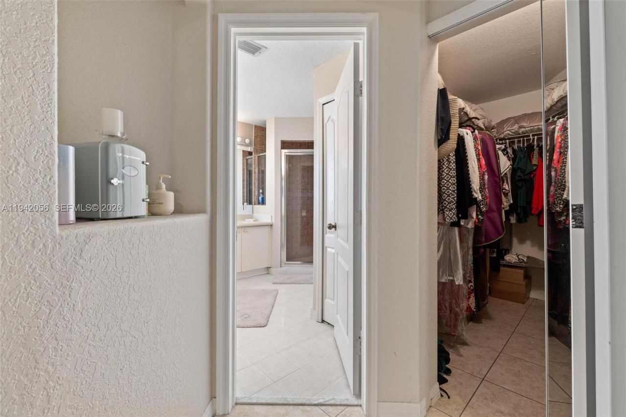 16301 SW 70th St , Miami, FL 33193 Photo