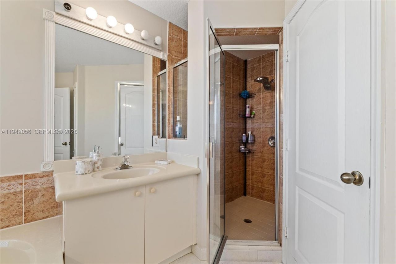 16301 SW 70th St , Miami, FL 33193 Photo