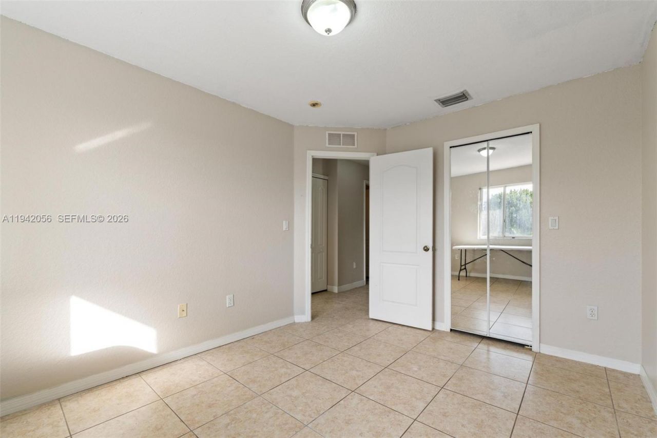 16301 SW 70th St , Miami, FL 33193 Photo