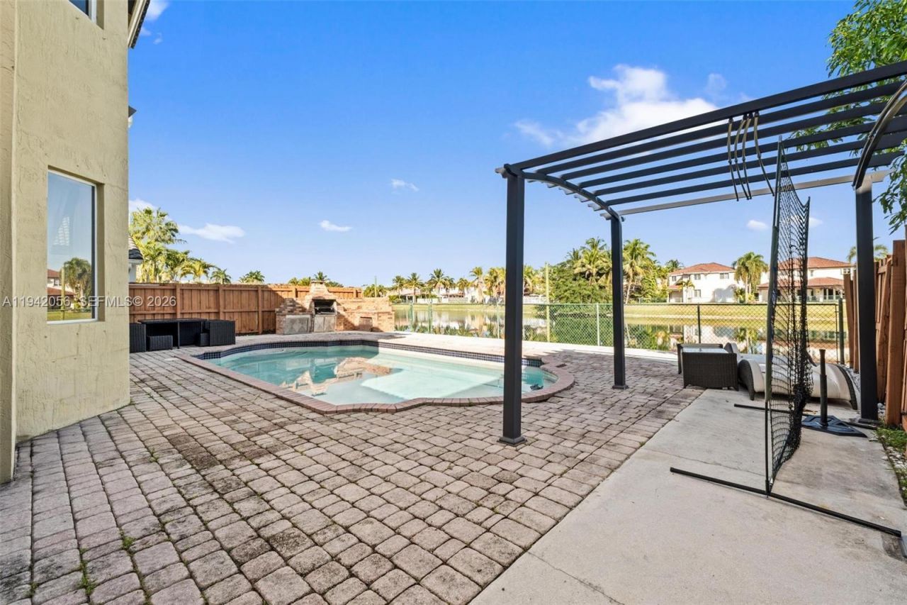 16301 SW 70th St , Miami, FL 33193 Photo