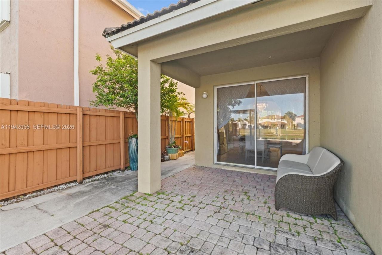 16301 SW 70th St , Miami, FL 33193 Photo