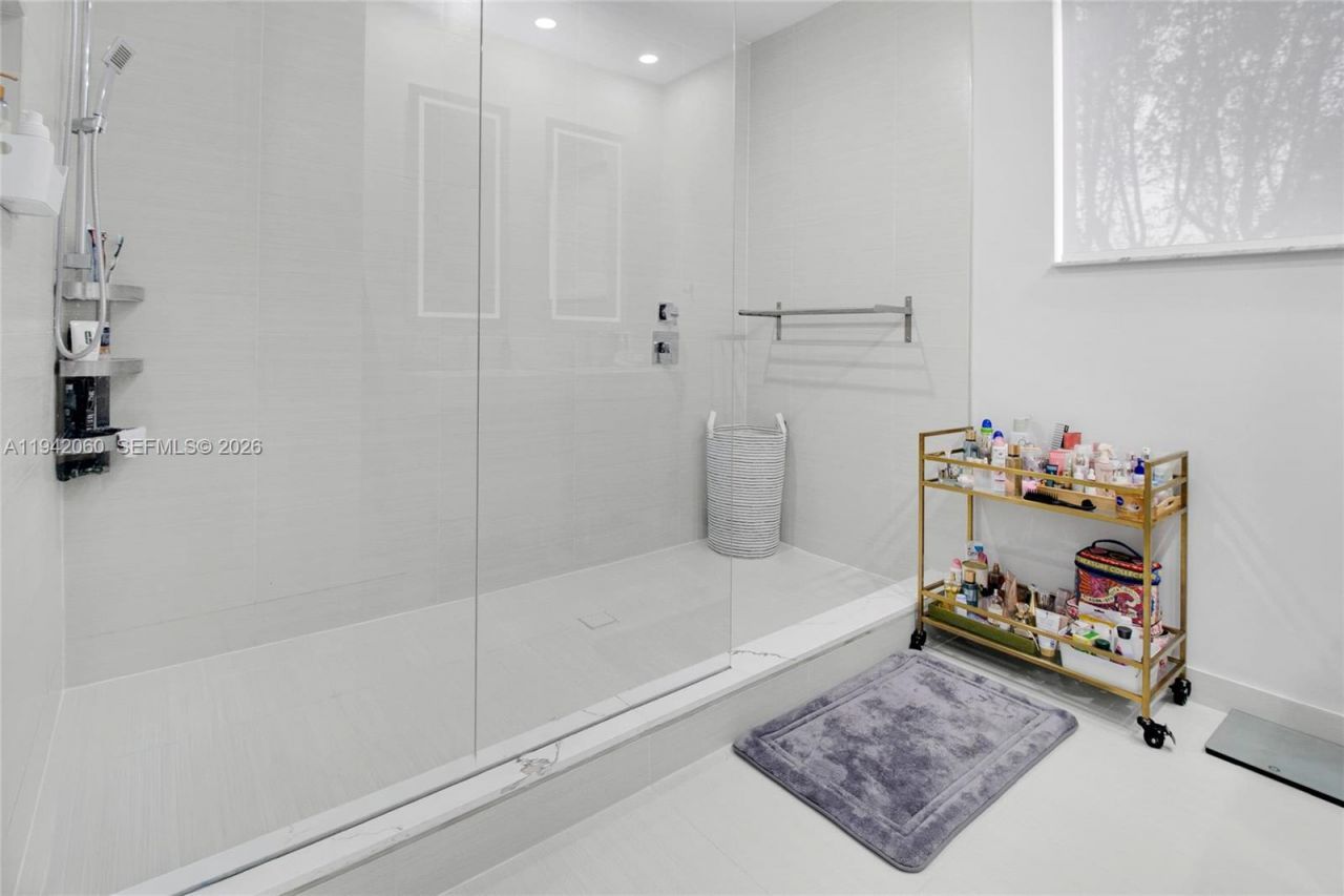 6405 NW 105th Ct, Doral, FL 33178 Photo