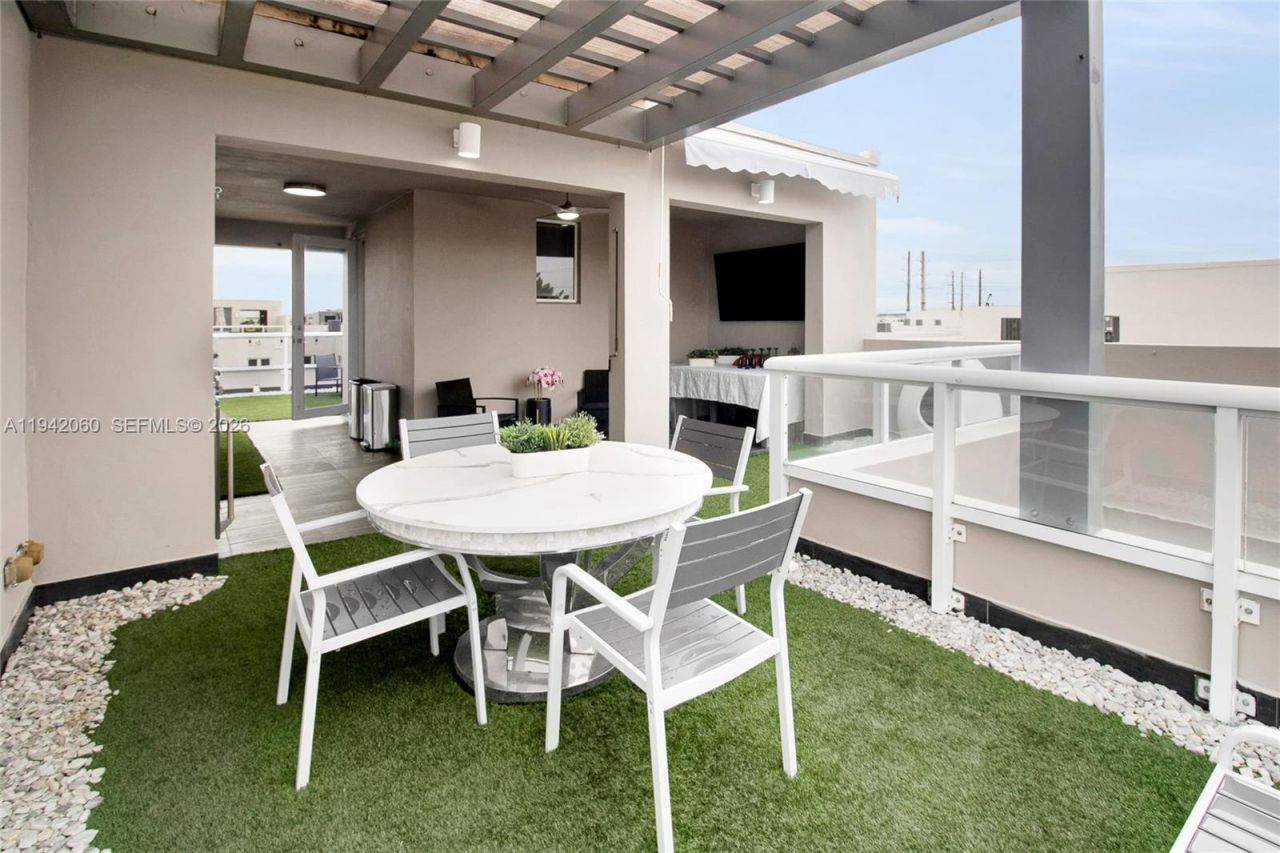 6405 NW 105th Ct, Doral, FL 33178 Photo