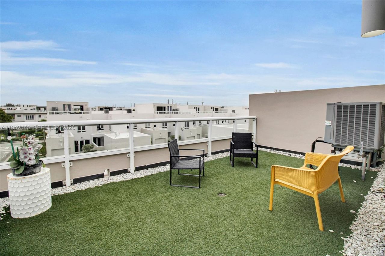 6405 NW 105th Ct, Doral, FL 33178 Photo