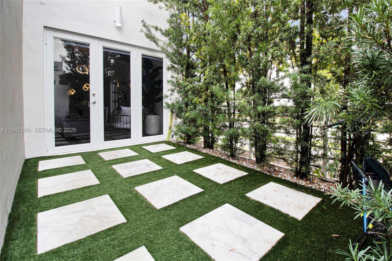 6405 NW 105th Ct, Doral, FL 33178 Photo