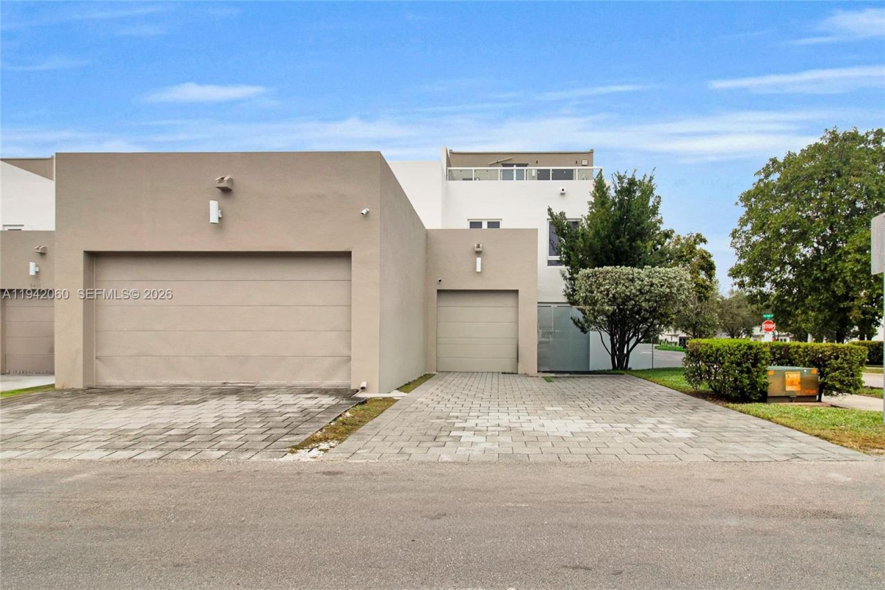 6405 NW 105th Ct, Doral, FL 33178 Photo