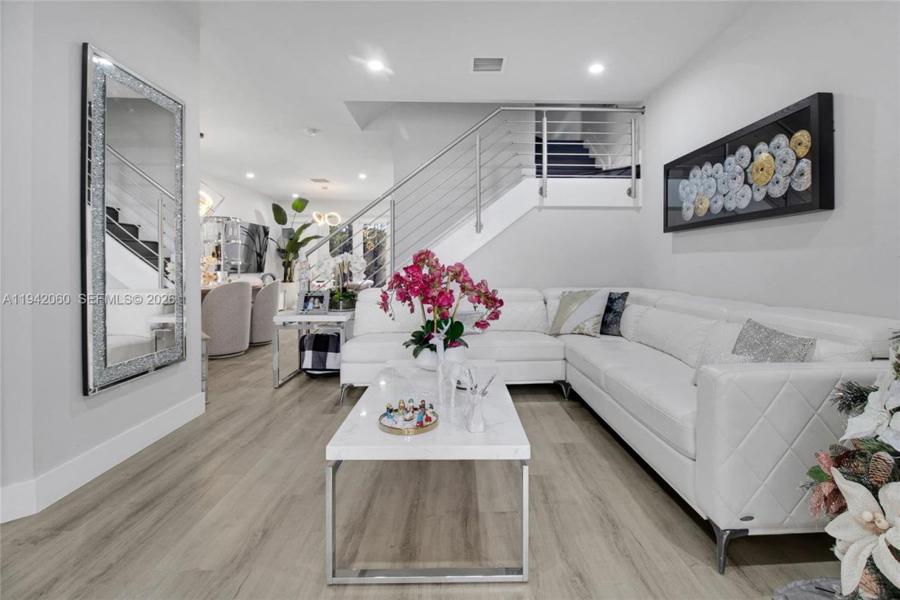 6405 NW 105th Ct, Doral, FL 33178 Photo