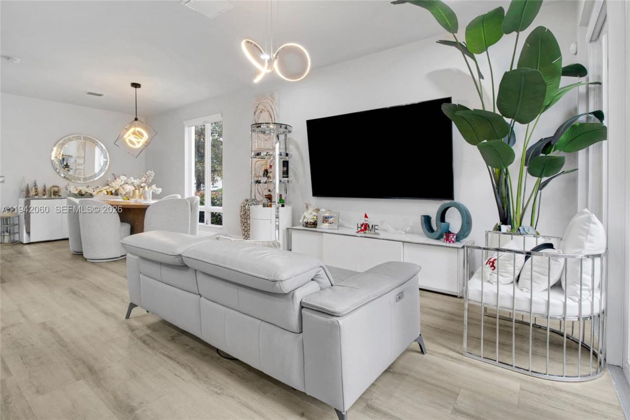 6405 NW 105th Ct, Doral, FL 33178 Photo