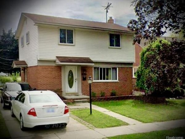 12807 Catalpa Street, Southgate, MI 48195