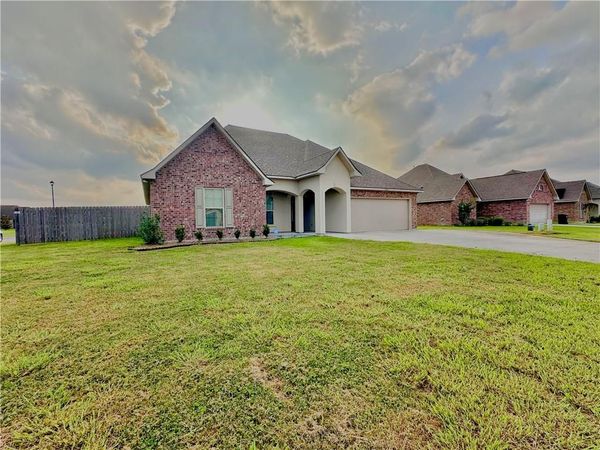 42568 WYNSTONE Drive, Prairieville, LA 70769