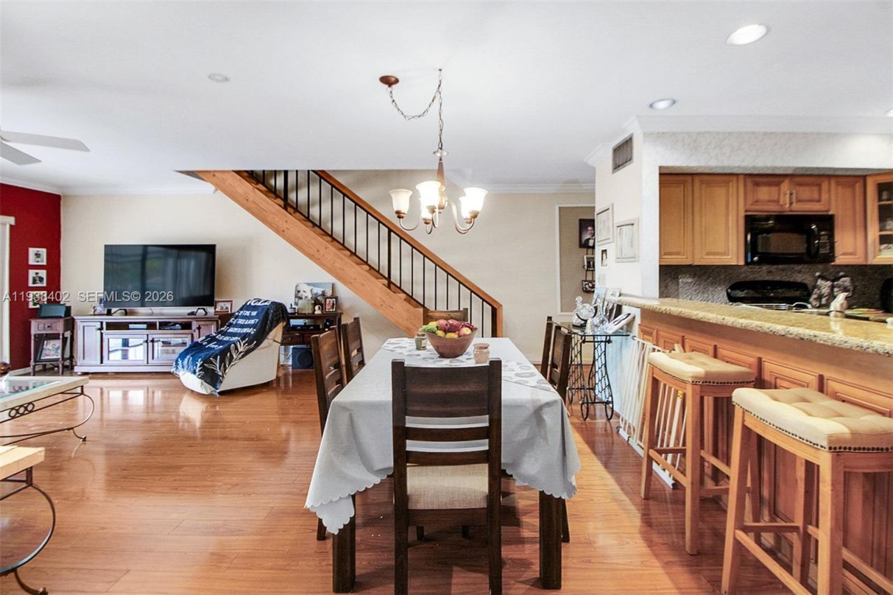 7006 N Loch Isle Dr N, Miami Lakes, FL 33014 Photo