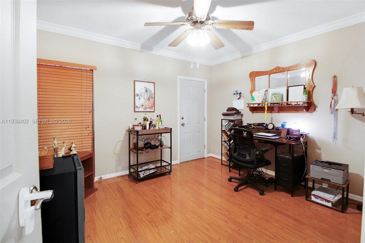 7006 N Loch Isle Dr N, Miami Lakes, FL 33014 Photo