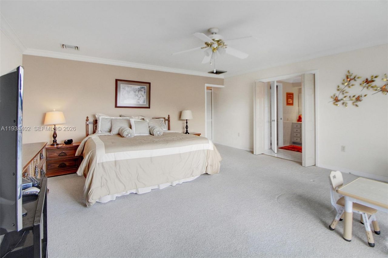 7006 N Loch Isle Dr N, Miami Lakes, FL 33014 Photo