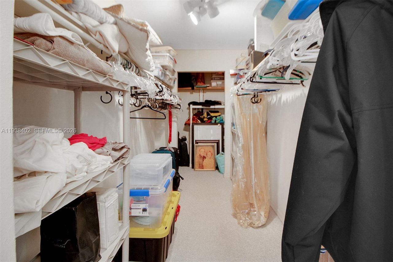 7006 N Loch Isle Dr N, Miami Lakes, FL 33014 Photo