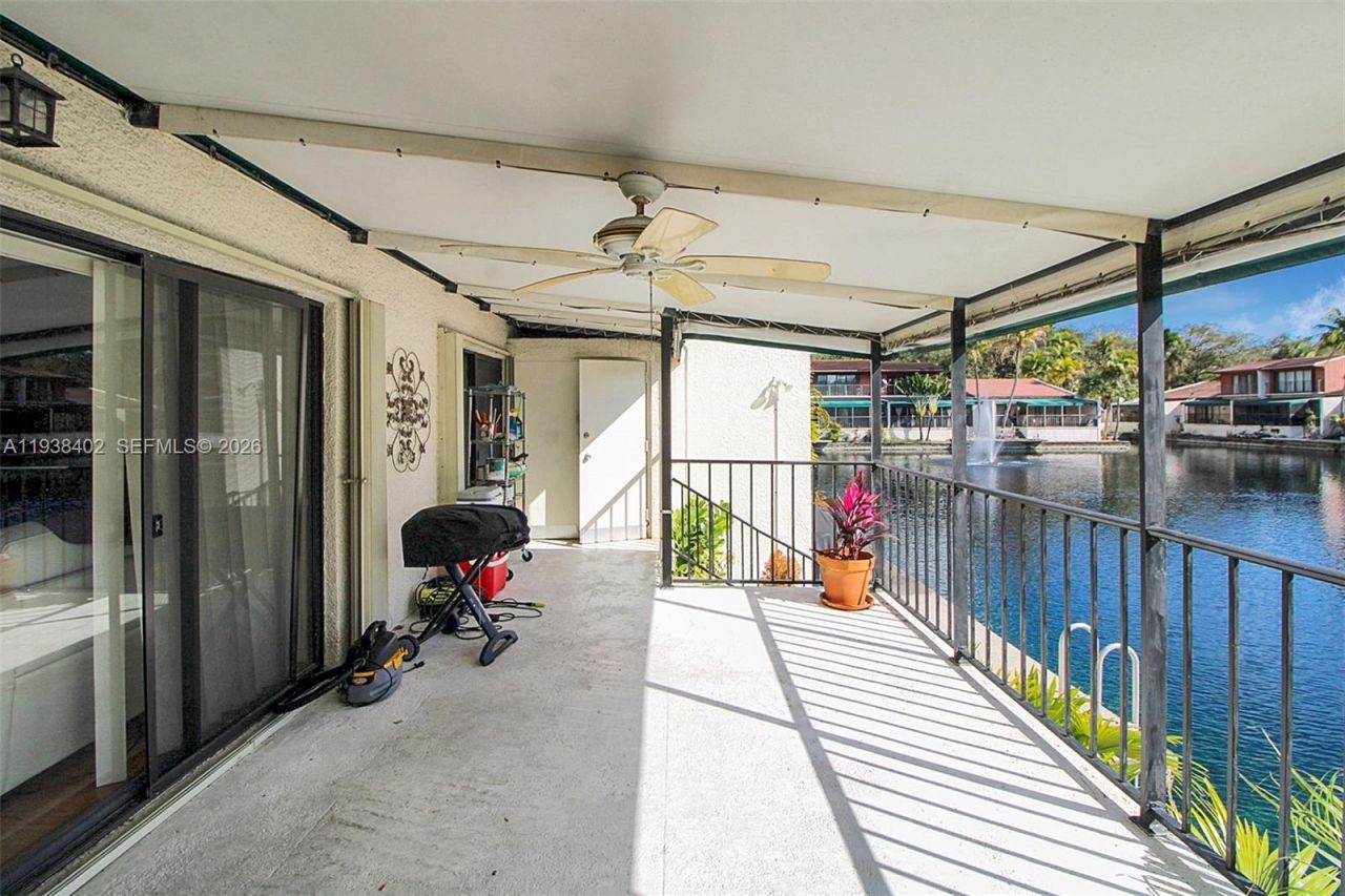 7006 N Loch Isle Dr N, Miami Lakes, FL 33014 Photo