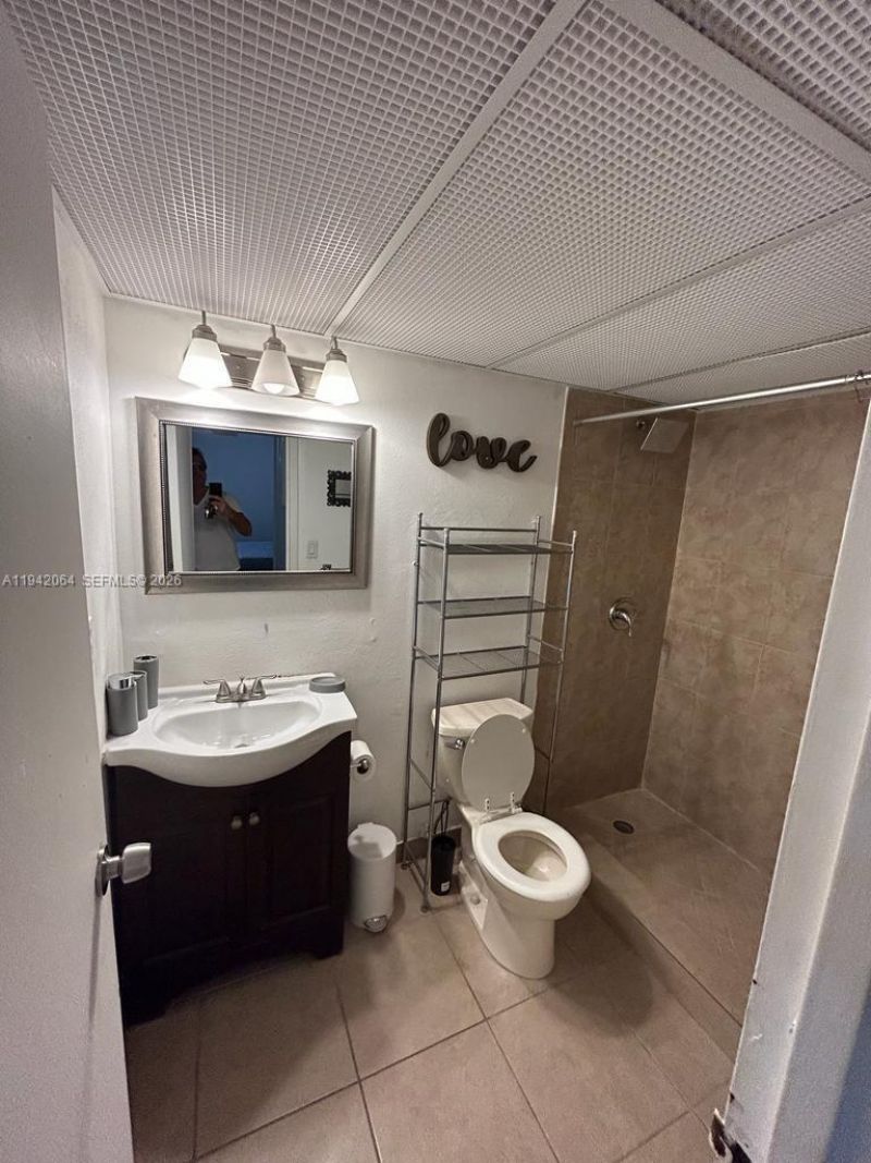 210 172nd St, Unit 133, Sunny Isles Beach, FL 33160 Photo