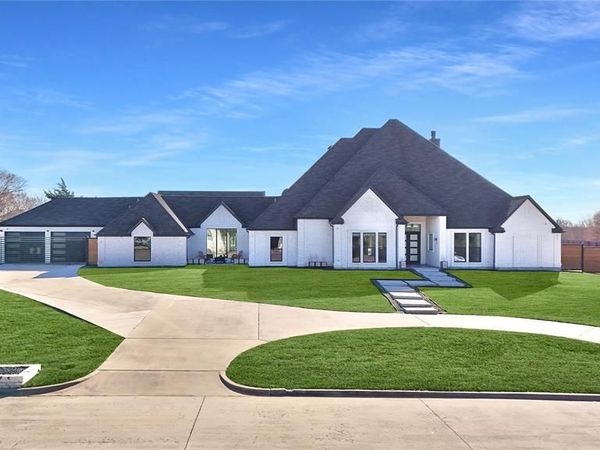 209 Carriage Hill Lane, Heath, TX 75032