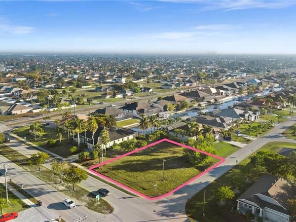 4015 Chiquita BLVD S, CAPE CORAL, FL 33914