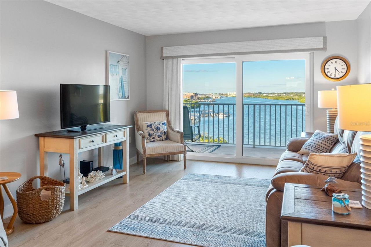 19451 Gulf Boulevard, Unit 706, Indian Shores, FL 33785 Main Photo