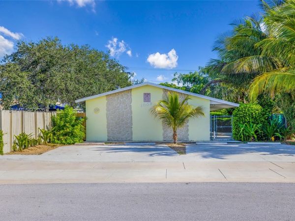 1008 18th Ave N , Lake Worth, FL 33460