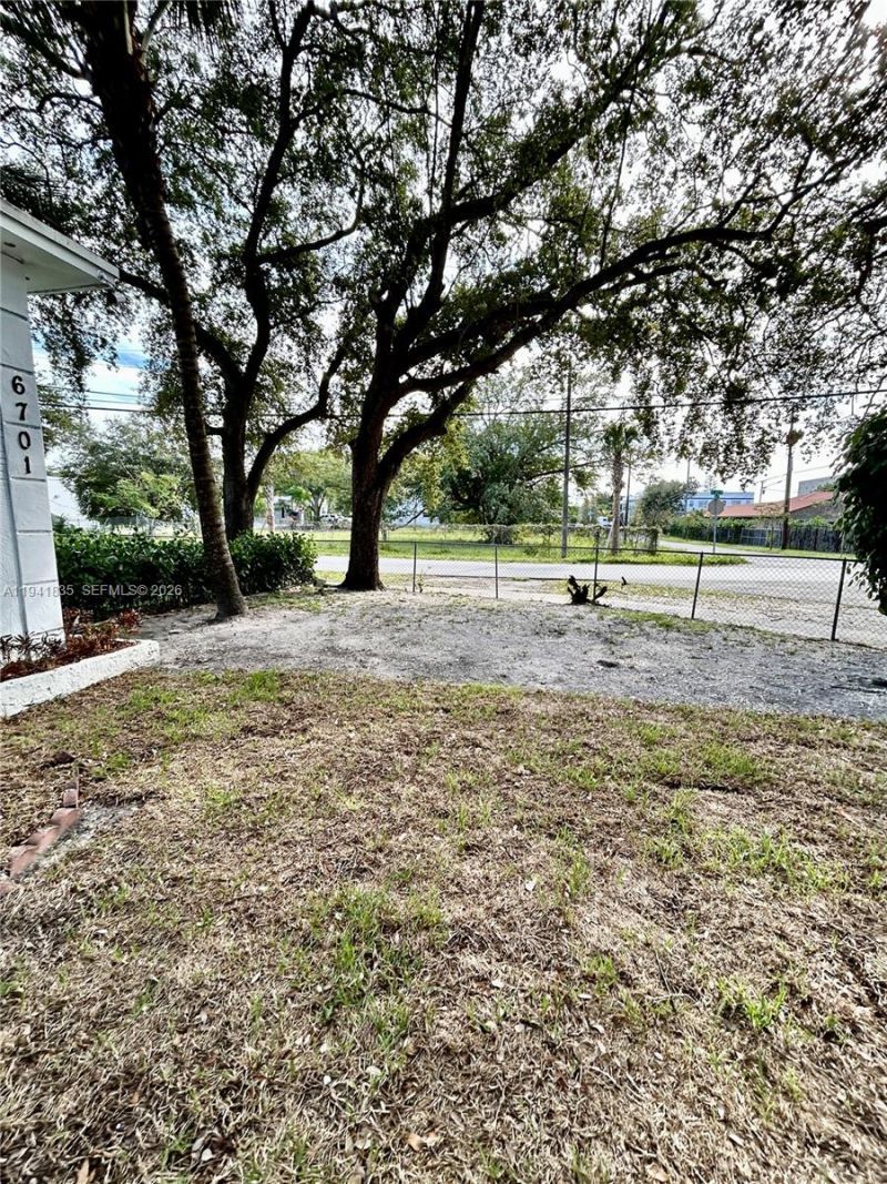 6701 NE Miami Pl, Unit 1, Miami, FL 33138 Photo