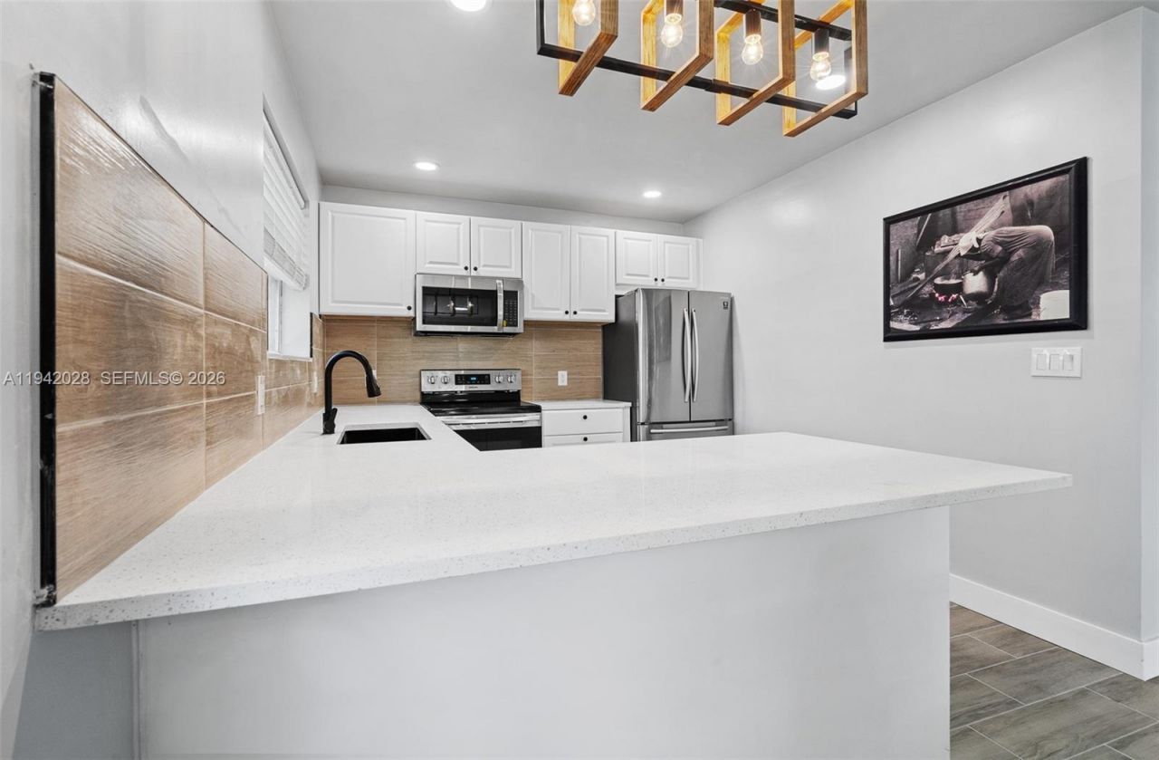 5647 Lincoln St #1-2, Hollywood, FL 33021 Photo