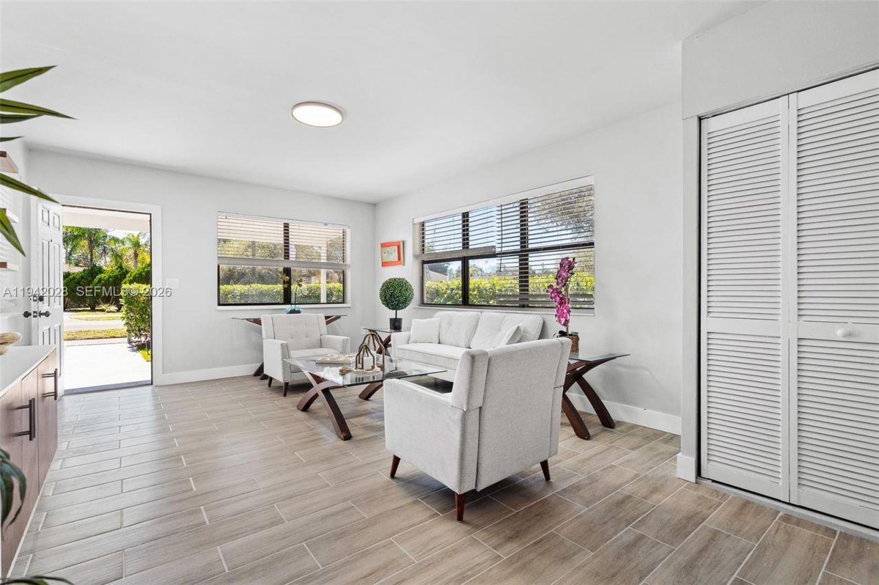 5647 Lincoln St #1-2, Hollywood, FL 33021 Photo