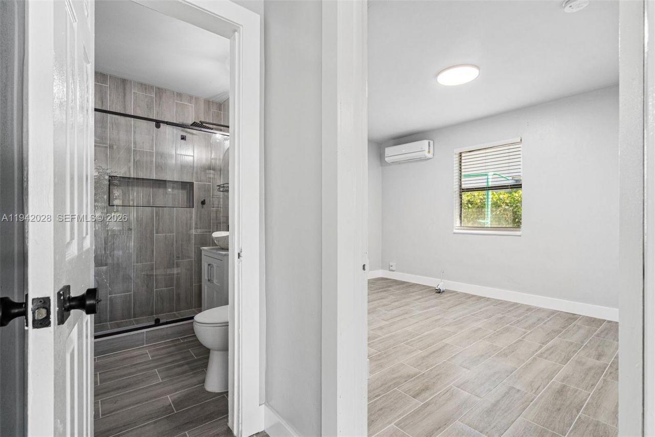 5647 Lincoln St #1-2, Hollywood, FL 33021 Photo