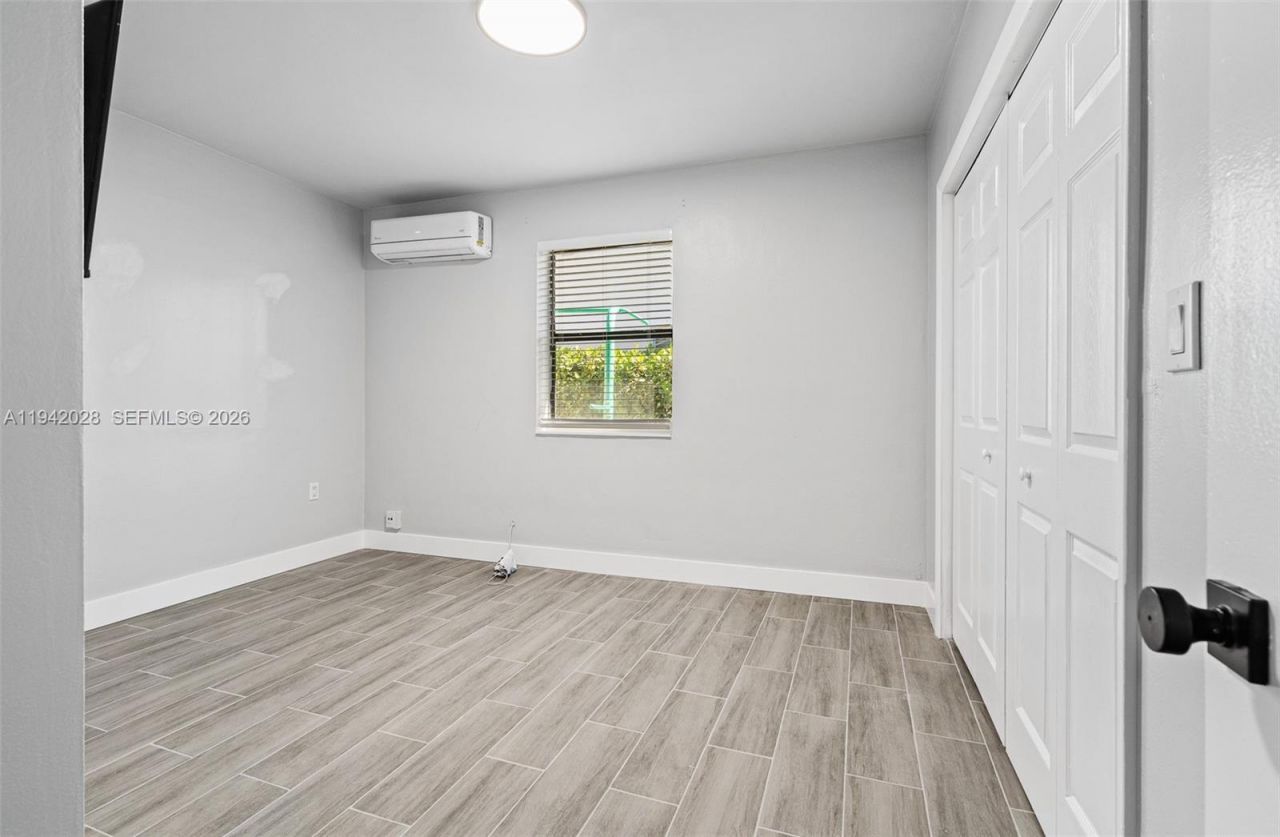 5647 Lincoln St #1-2, Hollywood, FL 33021 Photo