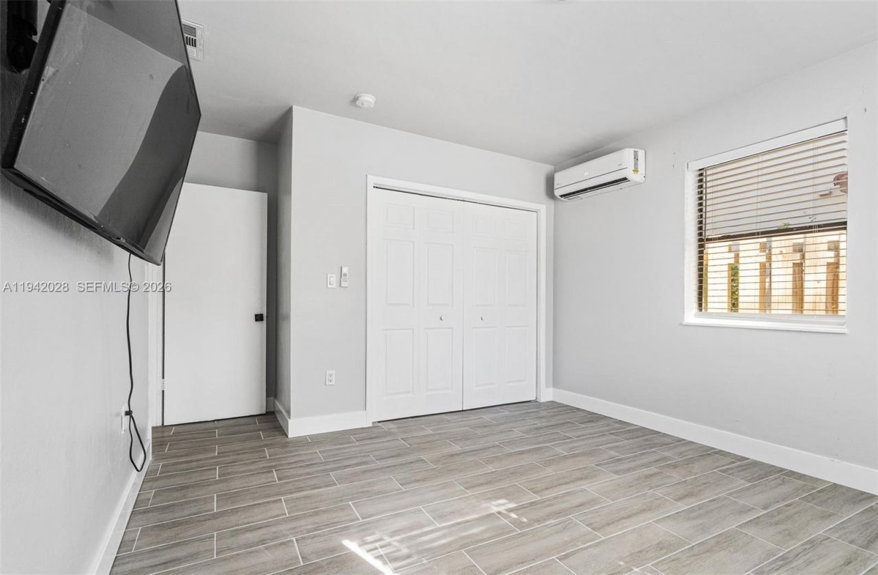 5647 Lincoln St #1-2, Hollywood, FL 33021 Photo