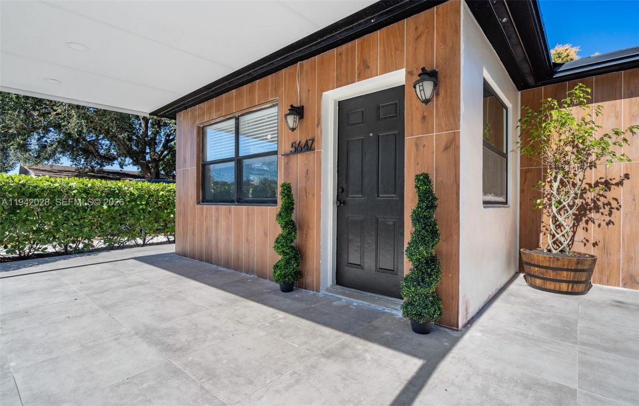 5647 Lincoln St #1-2, Hollywood, FL 33021 Photo