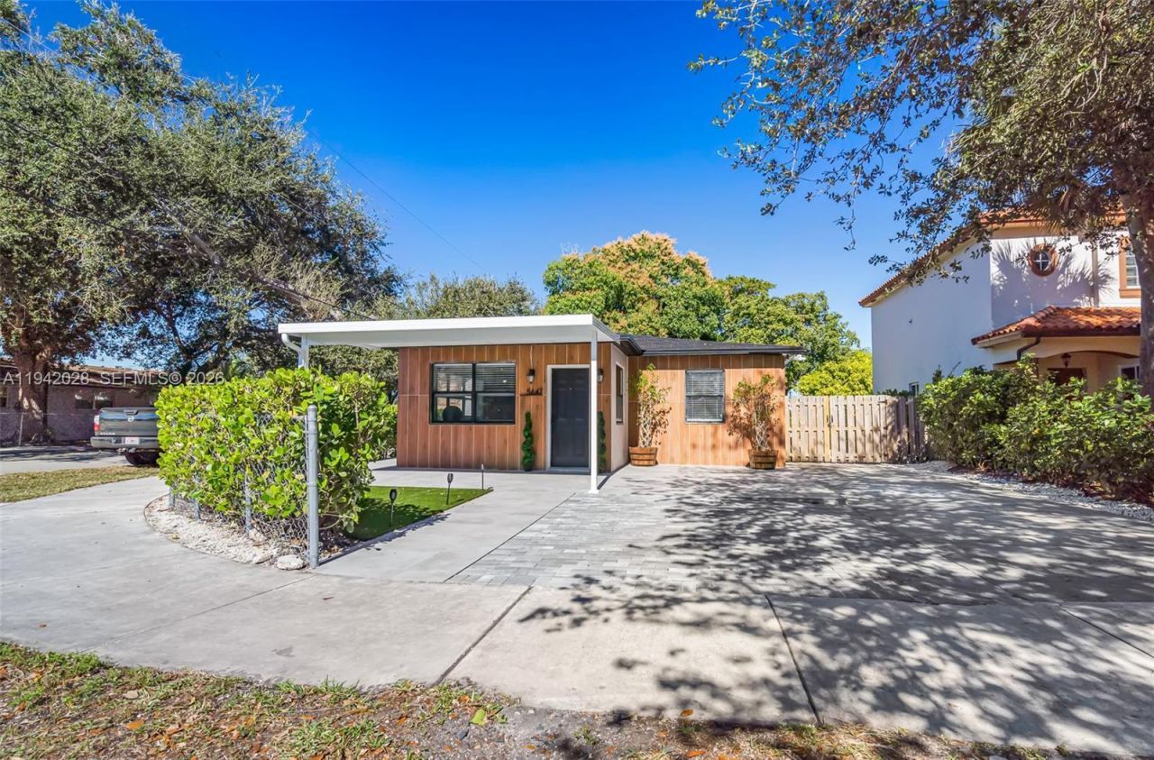 5647 Lincoln St #1-2, Hollywood, FL 33021 Photo