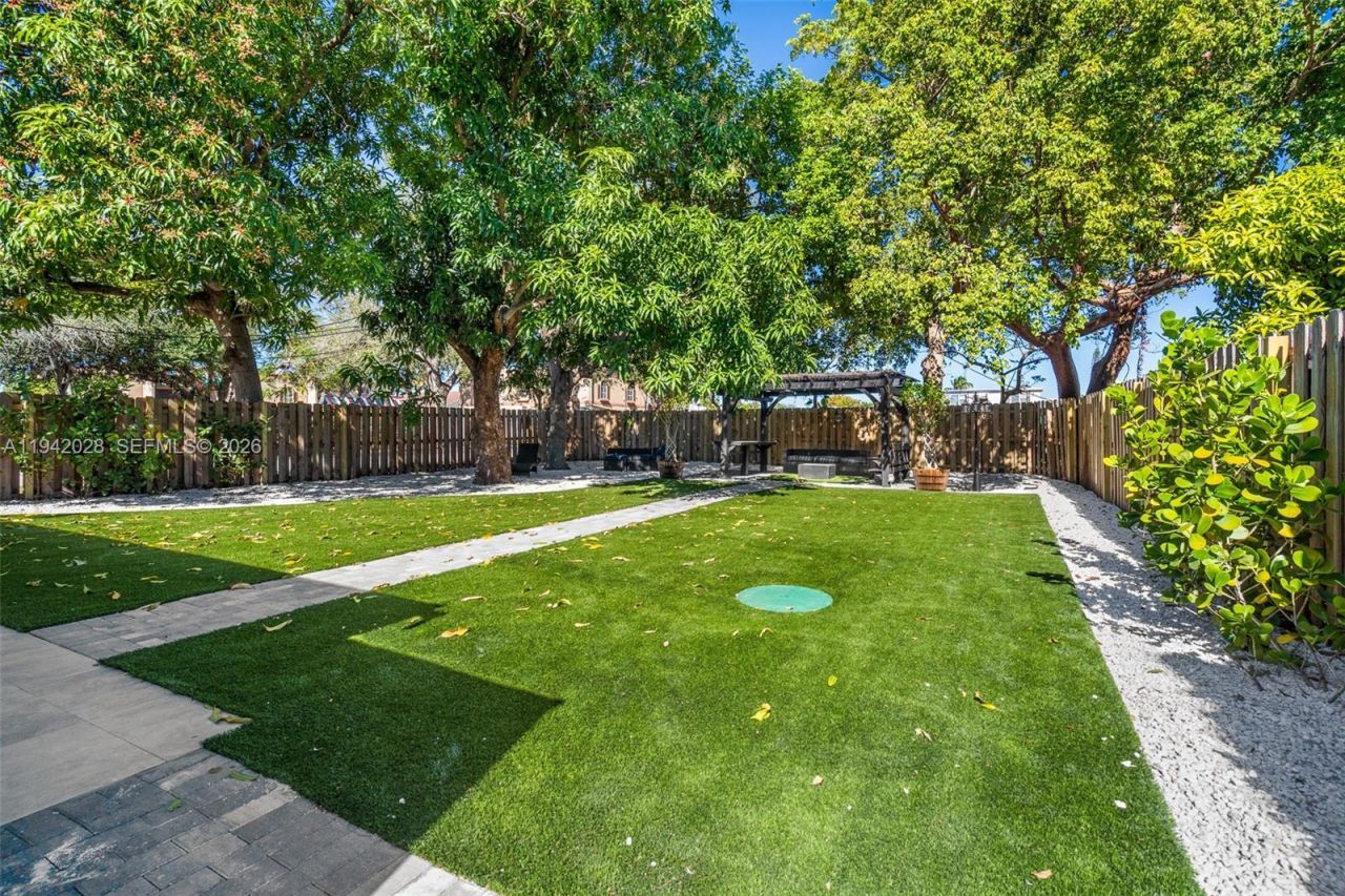 5647 Lincoln St #1-2, Hollywood, FL 33021 Photo