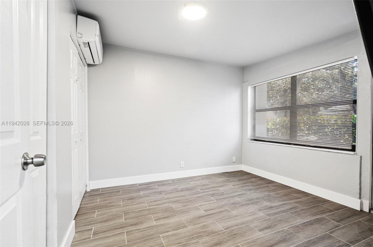 5647 Lincoln St #1-2, Hollywood, FL 33021 Photo