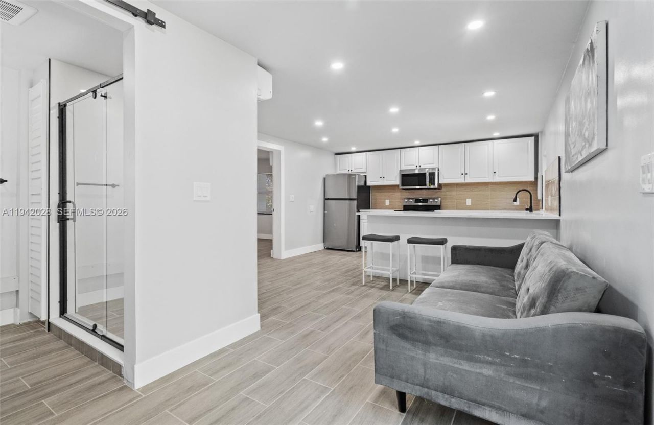 5647 Lincoln St #1-2, Hollywood, FL 33021 Photo