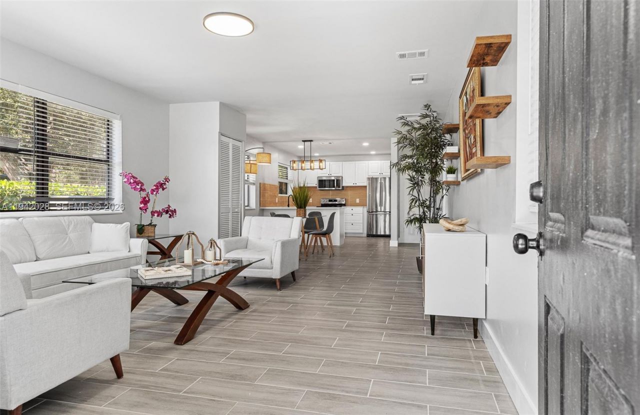 5647 Lincoln St #1-2, Hollywood, FL 33021 Photo