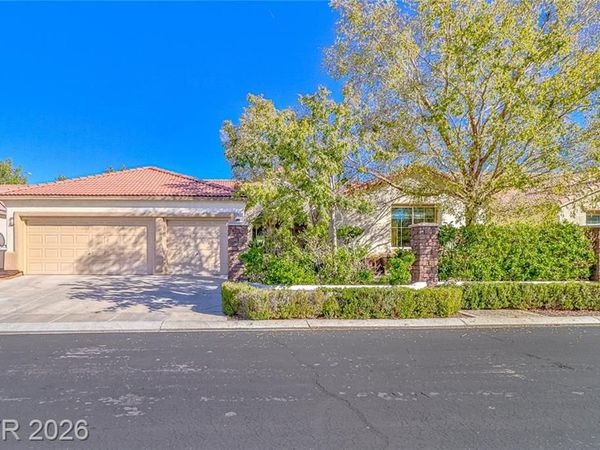 8634 Waterford Bend Street, Las Vegas, NV 89123