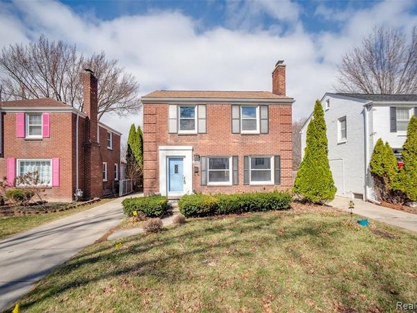 19217 Linville Street, Grosse Pointe Woods, MI 48236