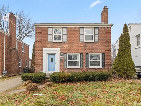 19217 Linville Street, Grosse Pointe Woods, MI 48236