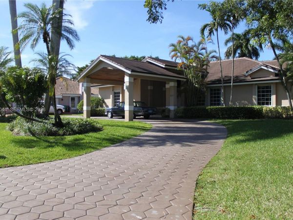 7439 SW 168th Ter, Palmetto Bay, FL 33157