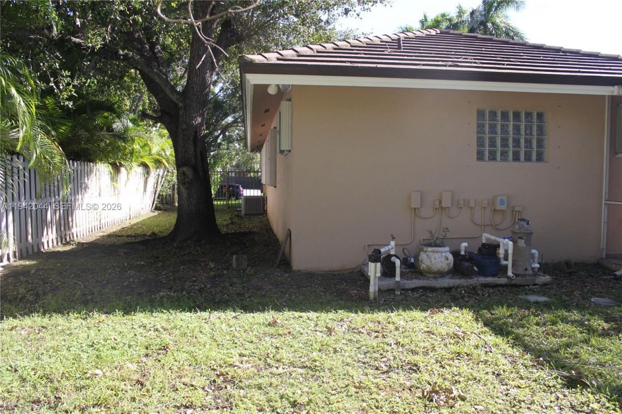 7439 SW 168th Ter, Palmetto Bay, FL 33157 Photo