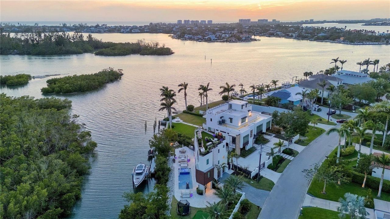 1406 Tangier Way, Sarasota, FL 34239 Photo