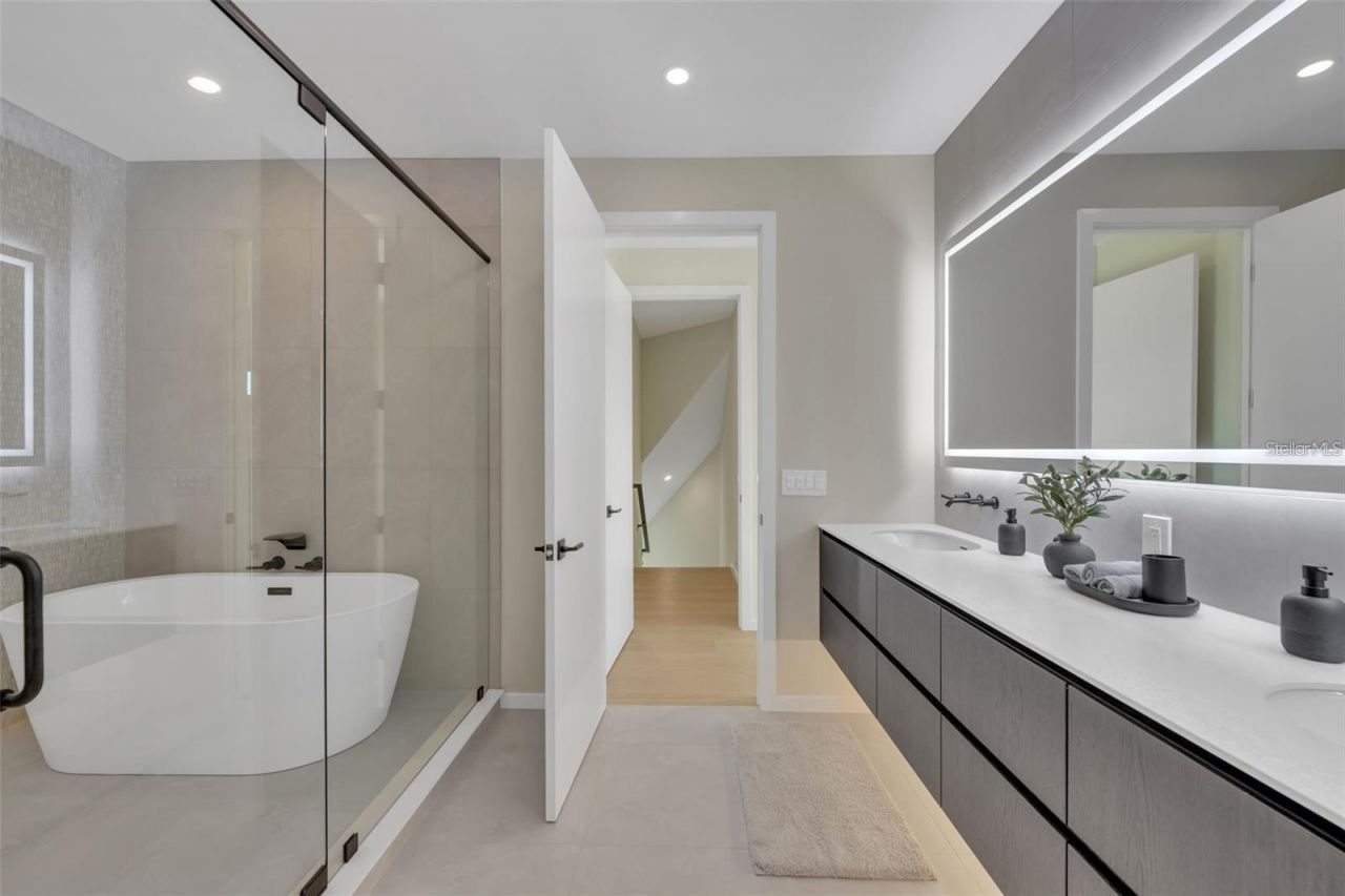 1406 Tangier Way, Sarasota, FL 34239 Photo