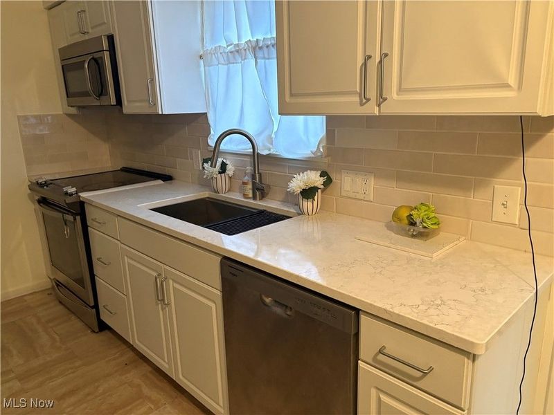 245 Bermont, Munroe Falls, OH 44262 Photo 2