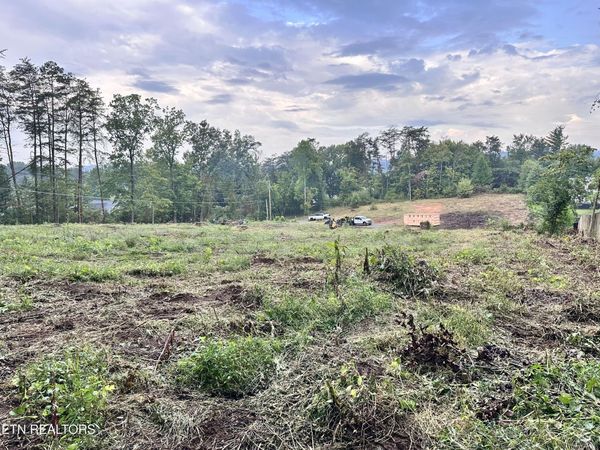 1546 Hall Acres Drive, Knoxville, TN 37918