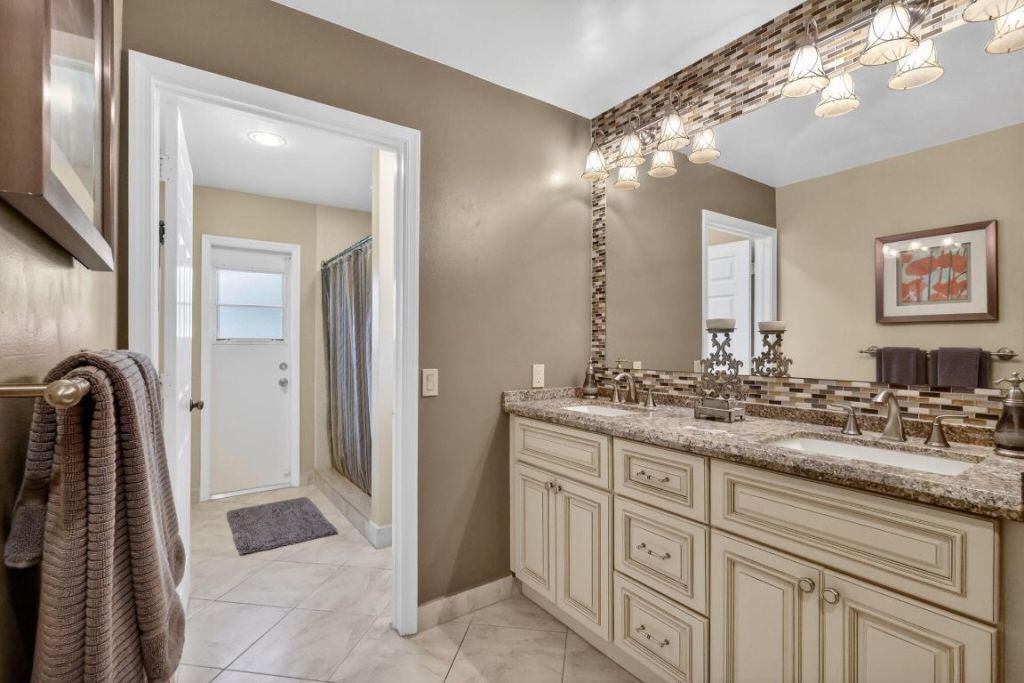 560 Juniper Place, Wellington, FL 33414 Photo